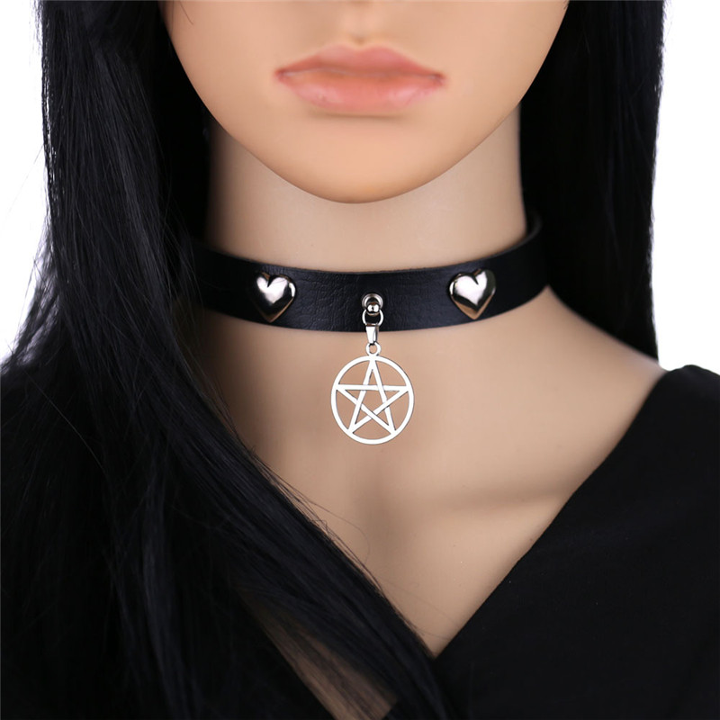 Goth Punk Spike Choker - パンクハロウィンエモコスプレ黒ゴスチョーカー五角形ネックレス女性男性スパイクリベットハートベルベルトネックレス Y2K ジュエリー