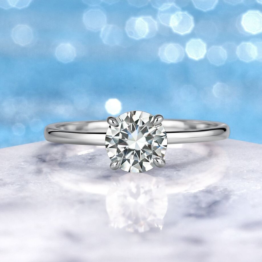 Moissanite Engagement Ring 1 Carat - クラシックな4プロング1/2/3カラットD VVSモアッサナイトリング 925スターリングシルバー モアッサナイトダイヤモンド ウェディングリング 女性用ギフト