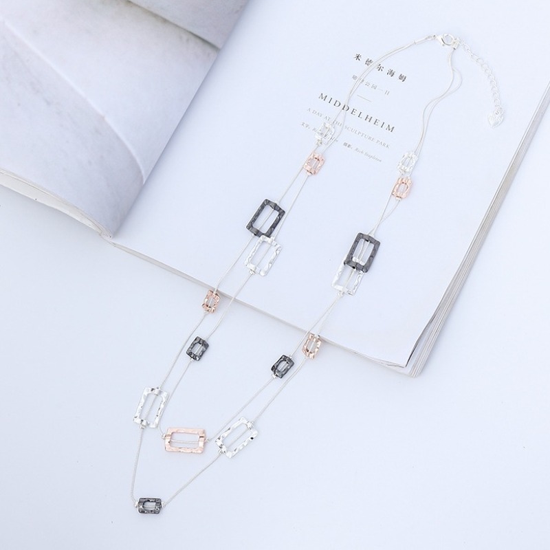 重ね付けできるロングチェーンネックレス。ハンマーで加工された - Layered Pendant Necklace Aesthetic のレビューと価格